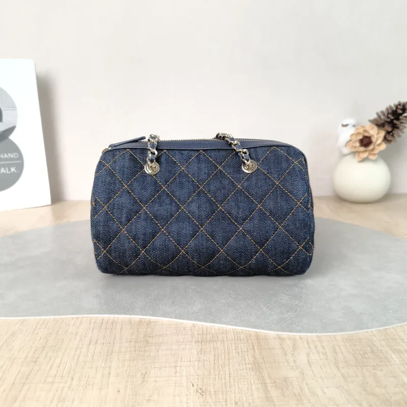 Chanel Crossbody Bag 26p Crossbody Bag Navy One Size 18.5 × 11 × 11.5 cm — cover view 3 of 6