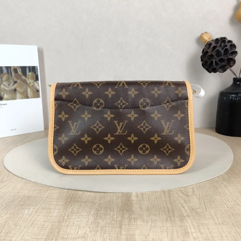Louis Vuitton Crossbody Bag Diane Baguette Bag Shoulder Strap PVC Small 24 × 9 × 15 cm — cover view 4 of 6