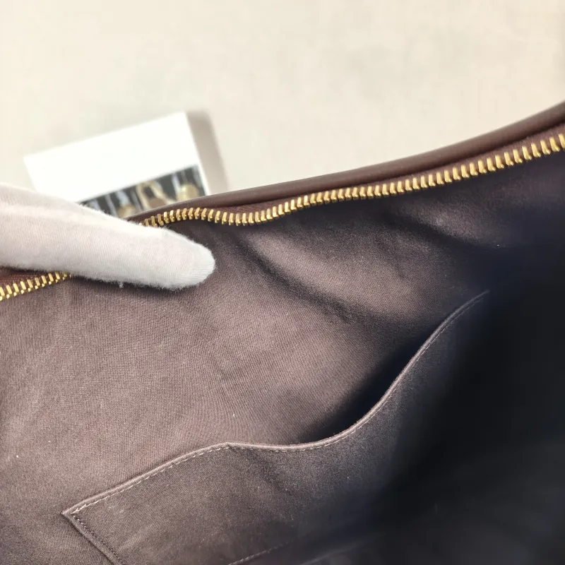 Miumiu Shoulder Bag Wander Collectionhobo Shoulder Bag Calfskin One Size 35 × 10 × 20 cm — detail view 10 of 10