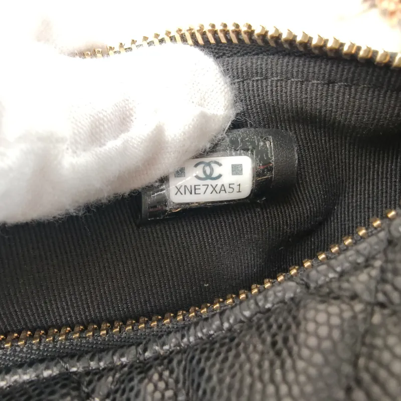 Chanel Crossbody Bag Crossbody Bag Black Calfskin One Size 21.5 × 7.5 × 19 cm — detail view 4 of 15