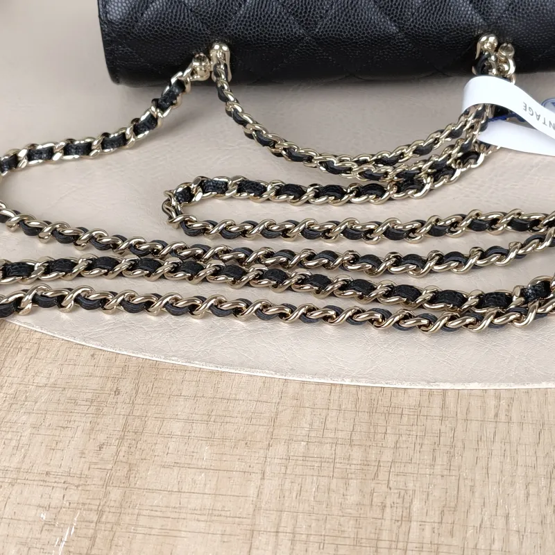 Chanel Crossbody Bag kelly Black Grained Calfskin One Size18 × 4.5 × 10 cm — detail view 3 of 15