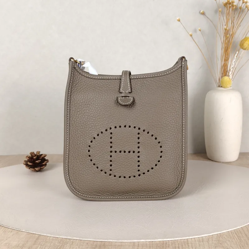Hermès Crossbody Bag Evelyne Mini 16 Mini 16 TC Calfskin Blue Woven Shoulder Strapmini17 × 5.5 × 18 cm