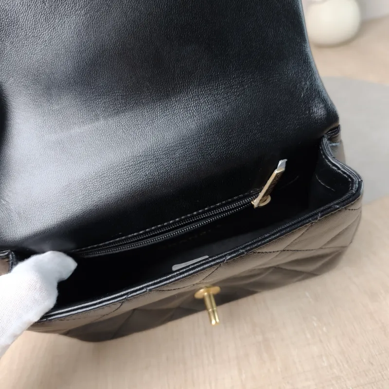Chanel Crossbody Bag 23p Black Lambskin Mini 20 × 8 × 14 cm — detail view 4 of 12