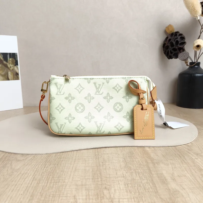 Louis Vuitton Shoulder Bag Pochette Accessoires Green PVC Large23.5 × 4 × 13.5 cm
