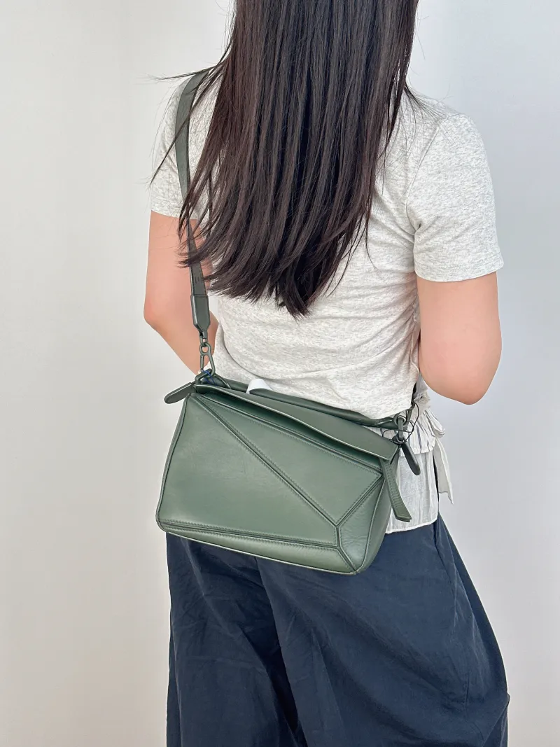 LOEWE Crossbody Bag Puzzle Green CC alfskin Small24 × 10.5 × 16.5 cm — on-model view 1 of 3