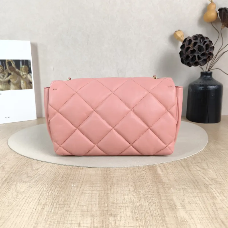 FERRAGAMO Shoulder Bag Shoulder Bag Pink Lambskin One Size24 × 5 × 15.5 cm — cover view 3 of 5