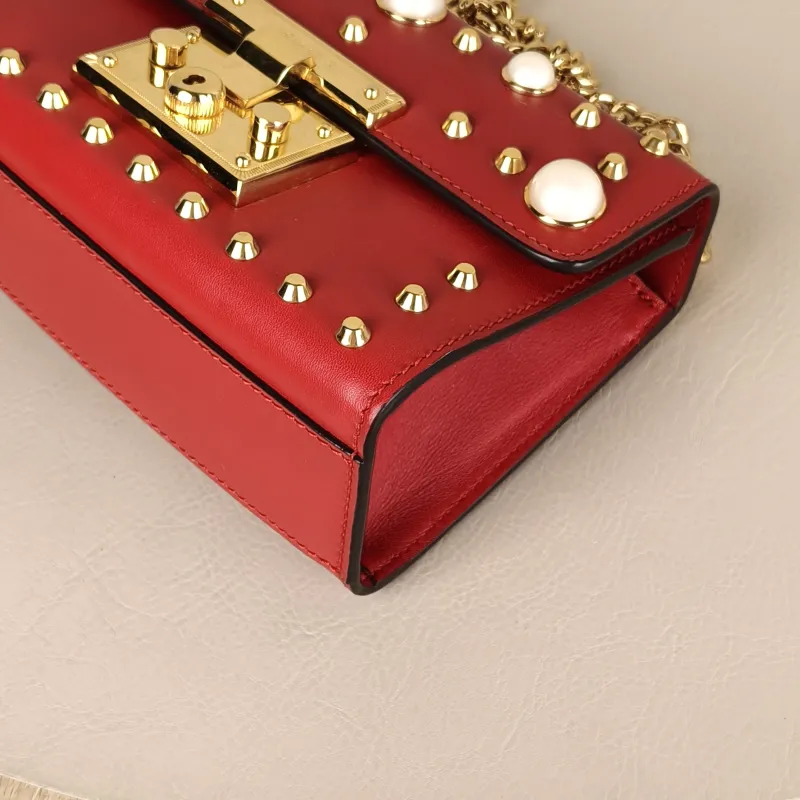 GUCCI Crossbody Bag Padlock Pearl Edition Red Calfskin Small 20.5 × 7.5 × 13 cm — detail view 5 of 13
