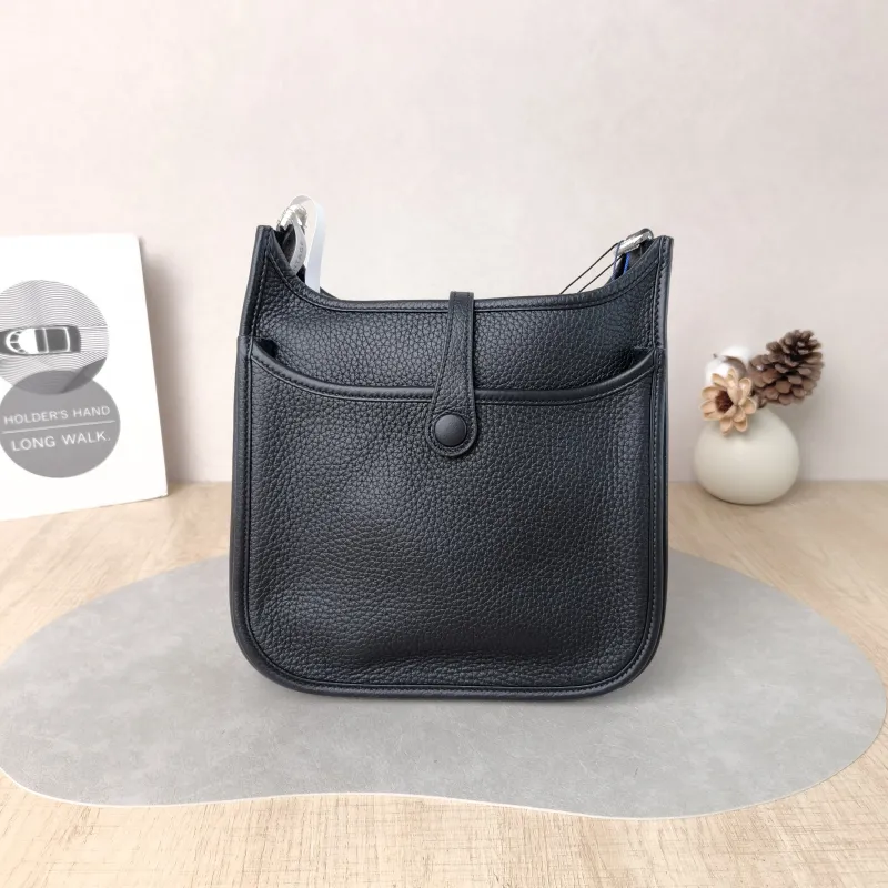 Hermès Crossbody Bag Evelyne 23 23 Black TC Calfskin One Size 23 × 6 × 24 cm k — cover view 5 of 5