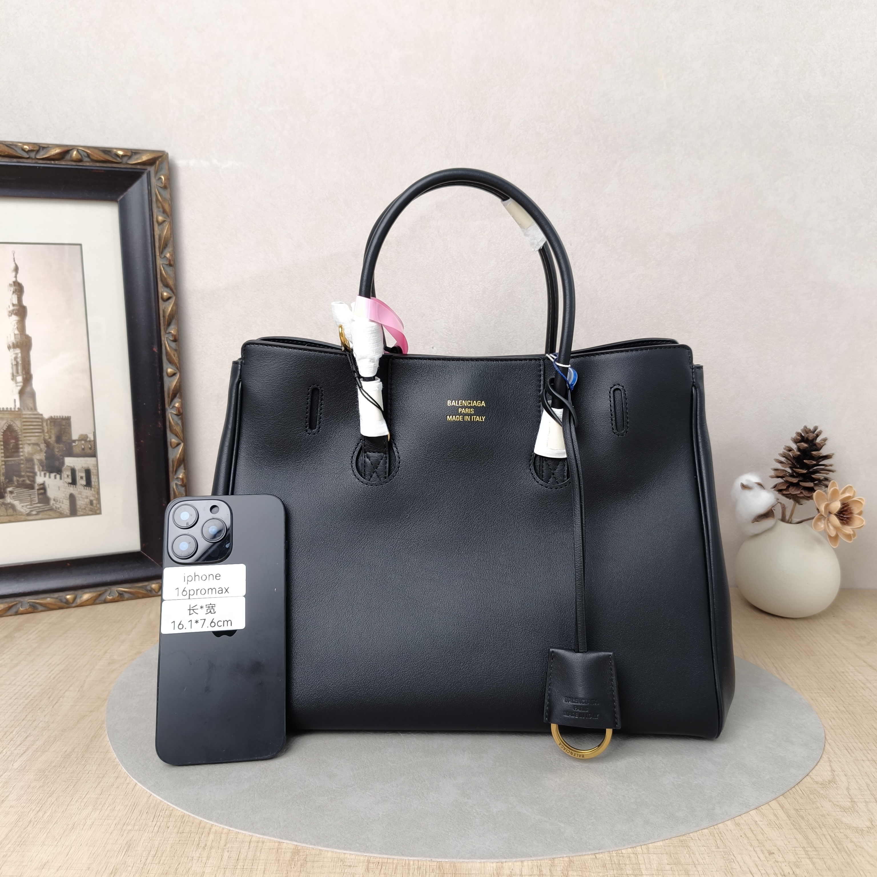 BALENCIAGA Top Handle Bag Hampton Carry All Top Handle Bag Black Calfskin Small32 × 16 × 25 cm — cover view 2 of 5
