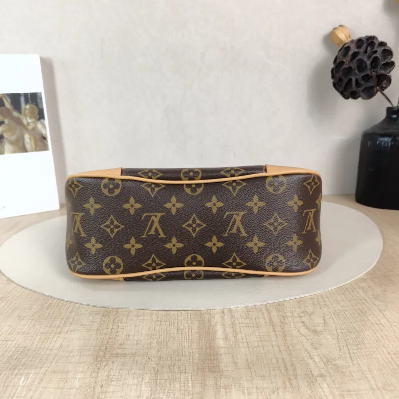 Louis Vuitton Crossbody Bag Boulogne PVC Small 26 × 9.5 × 16 cm — cover view 6 of 6