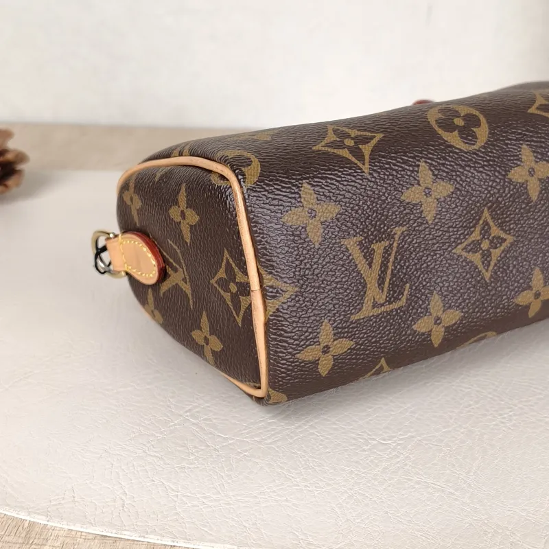 Louis Vuitton Crossbody Bag Speedy Nano Shoulder Strap PV Cnano16 × 7.5 × 10 cm — detail view 2 of 10