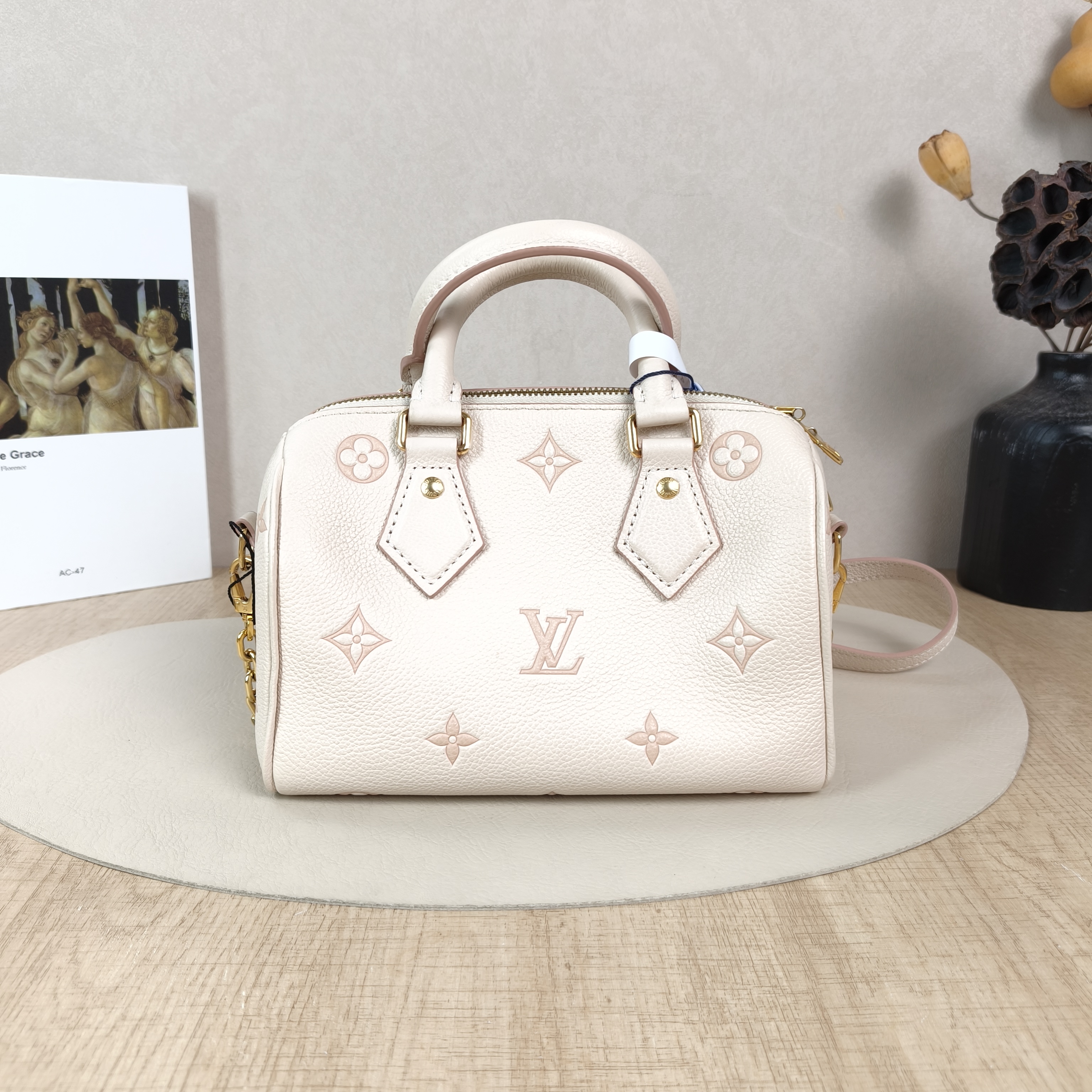 Louis Vuitton Crossbody Bag Speedy20Beige · Pink Empreinte Embossed Calfskin Small20.5 × 12 × 13.5 cm — cover view 2 of 6