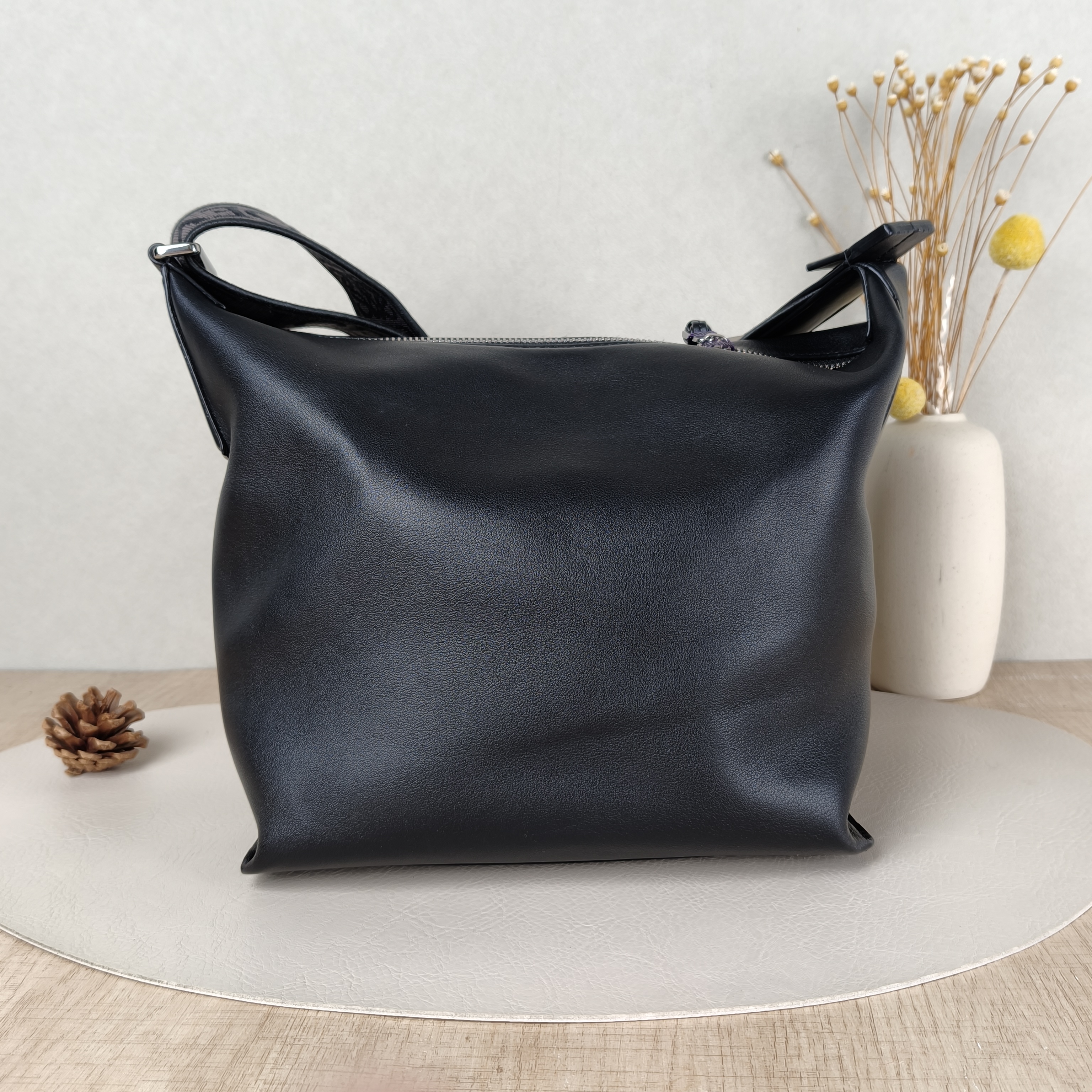 LOEWE Crossbody Bagcubi Crossbody Bag Black Calfskin Small29.5 × 10 × 22 cm — cover view 2 of 5