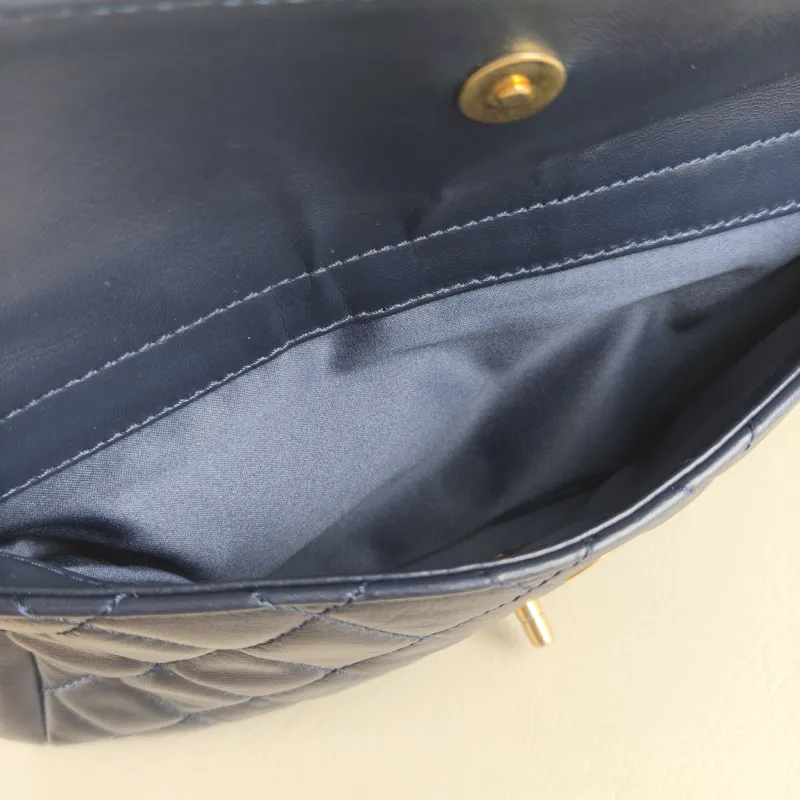 Chanel Crossbody Bag cf Crossbody Bag Navy Lambskin One Size 28 × 6 × 19 cm 18 — detail view 10 of 14