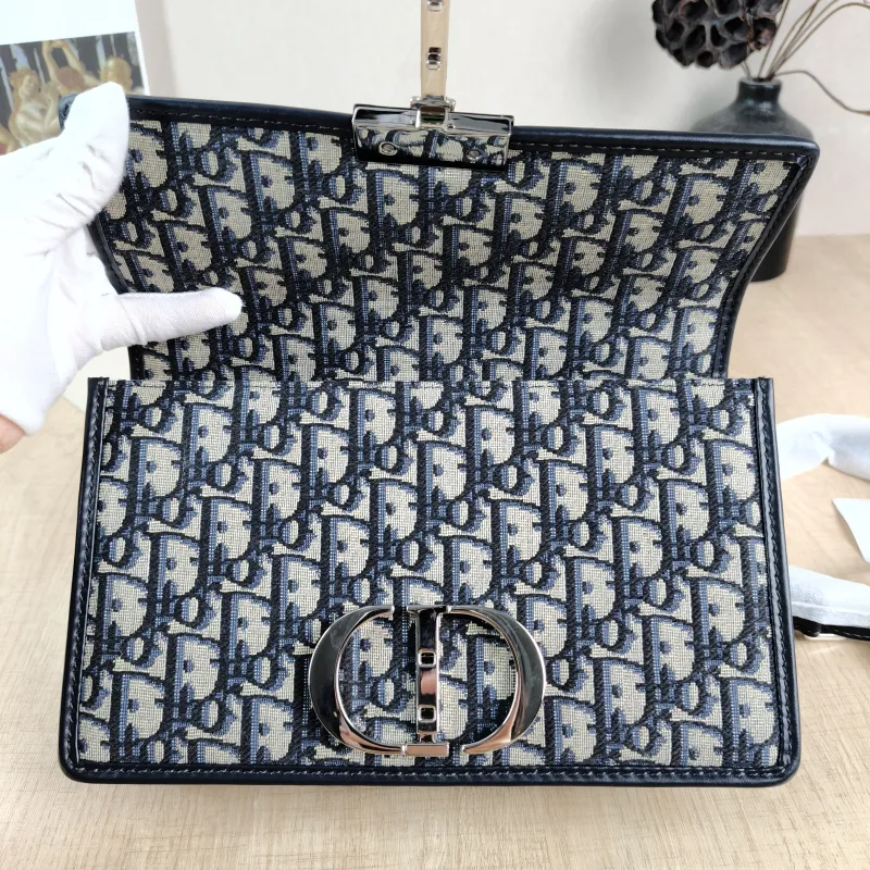 DIOR Crossbody Bag 30Montaigne 30 Blue Calfskin，Canvas Medium 25 × 9 × 16.5 cm — detail view 5 of 14
