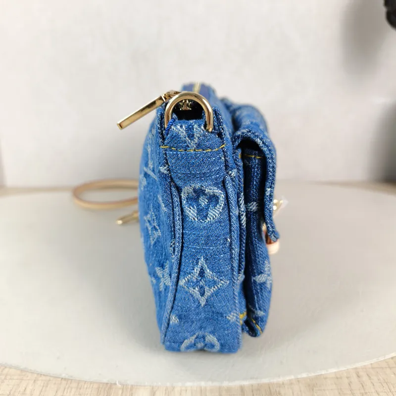 Louis Vuitton Shoulder Bag Pochette Accessories Cargo One Size 23.5 × 3 × 14 cm — detail view 10 of 11