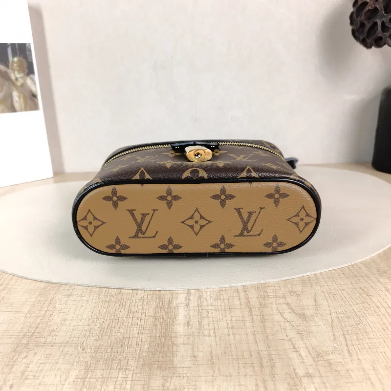 Louis Vuitton Shoulder Bag VANITY POUCH Cosmetic Bag Monogram PVC One Size 19 × 6.5 × 11.5 cm — cover view 4 of 5
