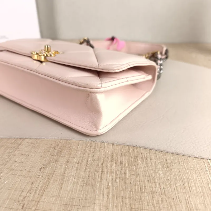 Chanel Crossbody Bag 19Bag WOC Pink SL ambskin Mini 19.2 × 3.5 × 12.3 cm — detail view 8 of 12