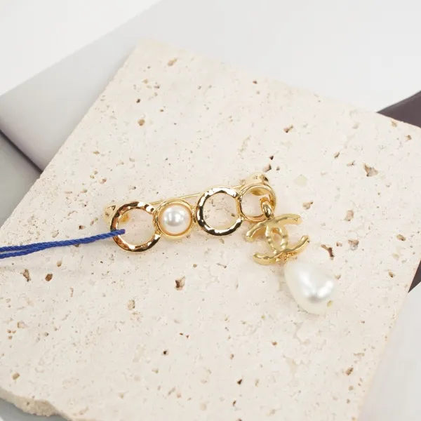 Chanel Coco Pearl Brooch · 4㎝