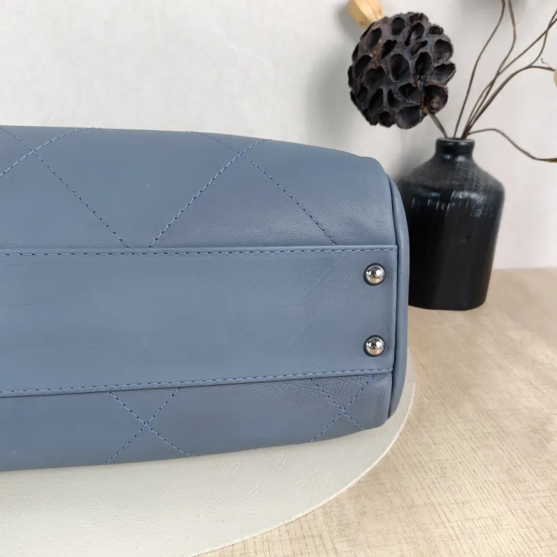 Chanel Shoulder Bag tote Grey Calfskin 38 × 15 × 25 cm 15 — detail view 6 of 10