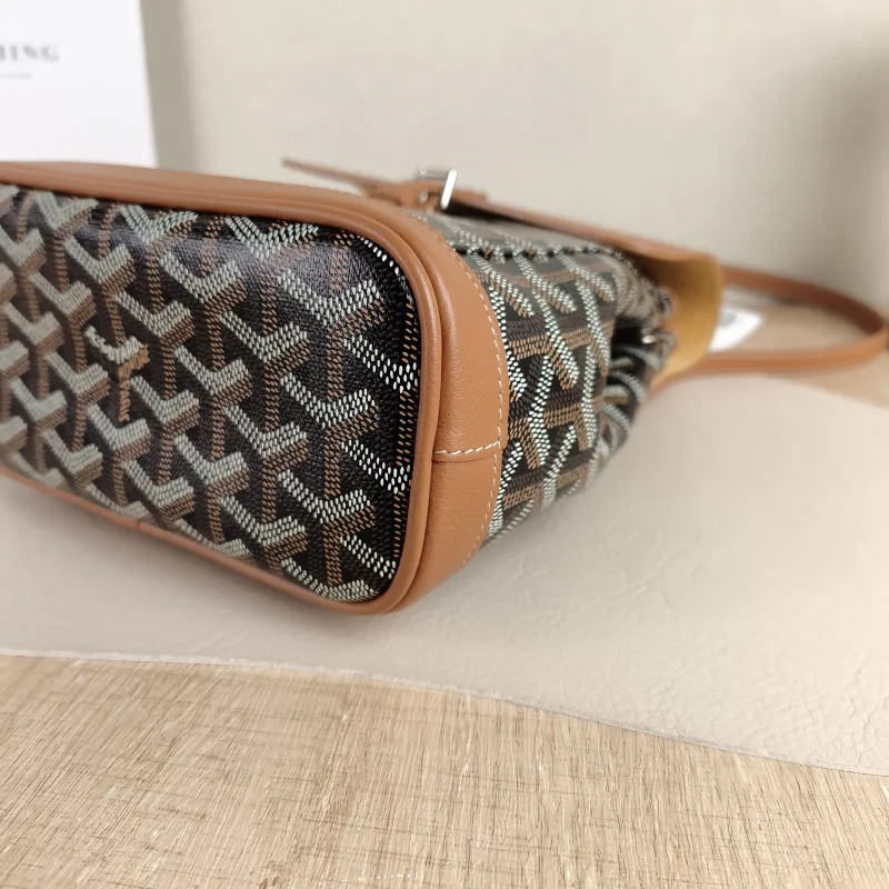 GOYARD Crossbody Bag ALPIN Backpack Brown ine Canvas Mini 19 × 9.5 × 23 cm — detail view 4 of 11