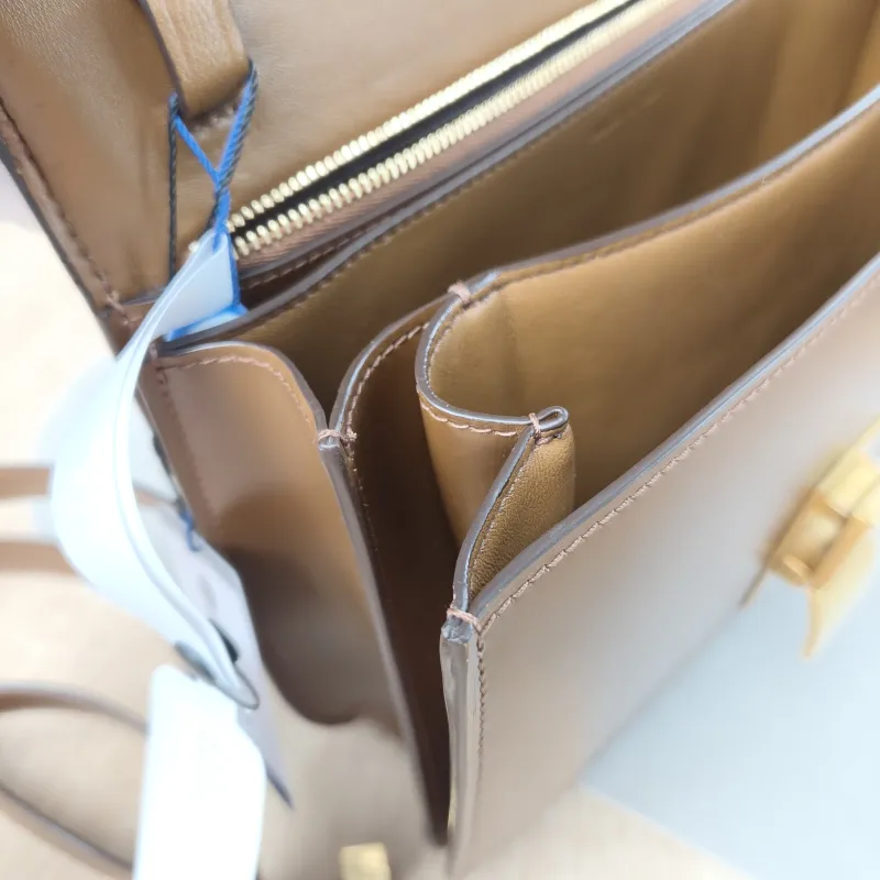 CELINE Crossbody Bag Classic Box CC alfskin Medium 24 × 7 × 18 cm — detail view 9 of 15