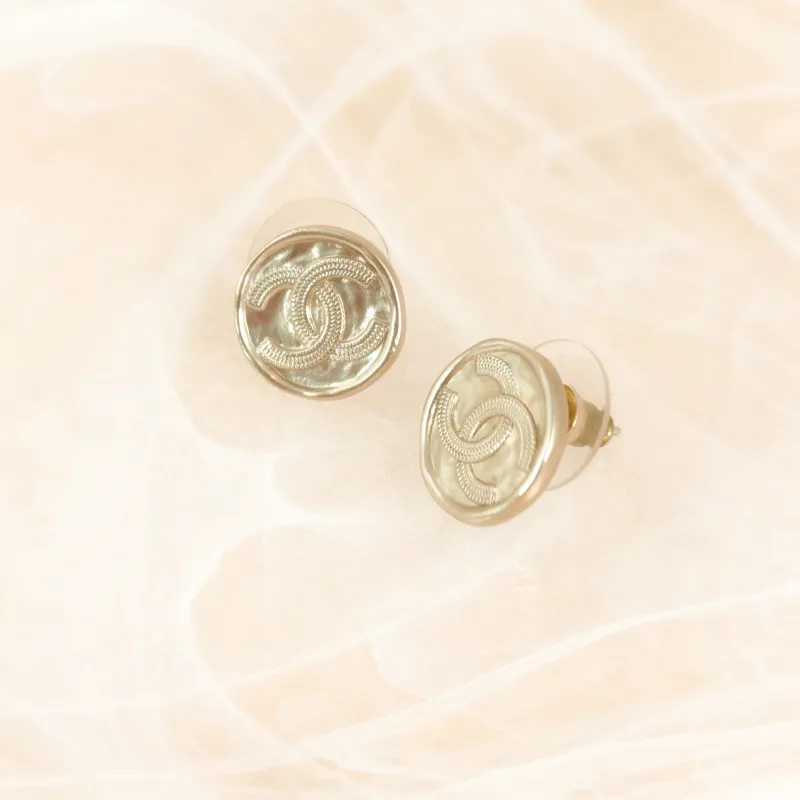 Chanel Earrings Gold One Size — cover view 3 of 6