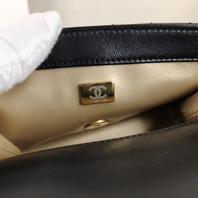 Chanel Crossbody Bag C Edition Black Lambskin Mini 18 × 7 × 12 cm — detail view 2 of 9