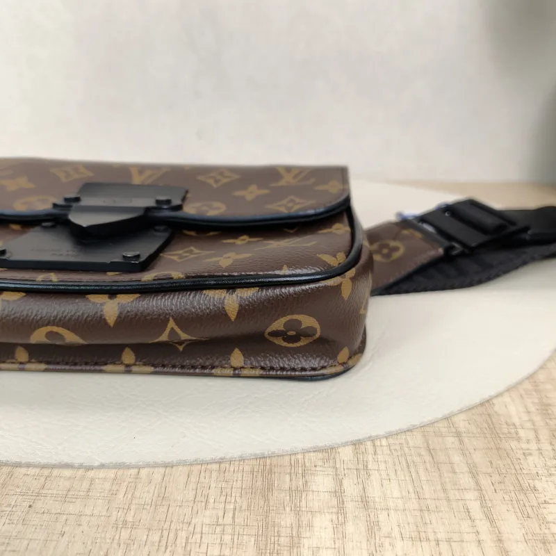Louis Vuitton Belt Bag S Lock Sling Belt Bag Monogram PVC One Size21 × 4 × 15 cm — detail view 5 of 15