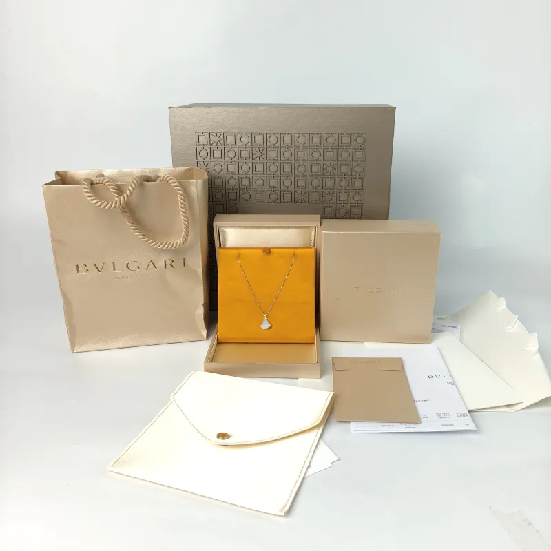 Bvlgari Necklace Divas' Dream White Mother-of-Pearl Diamond18KR ose Gold One Size 1.5 CM*41 cm - 43 cm — cover view 5 of 9