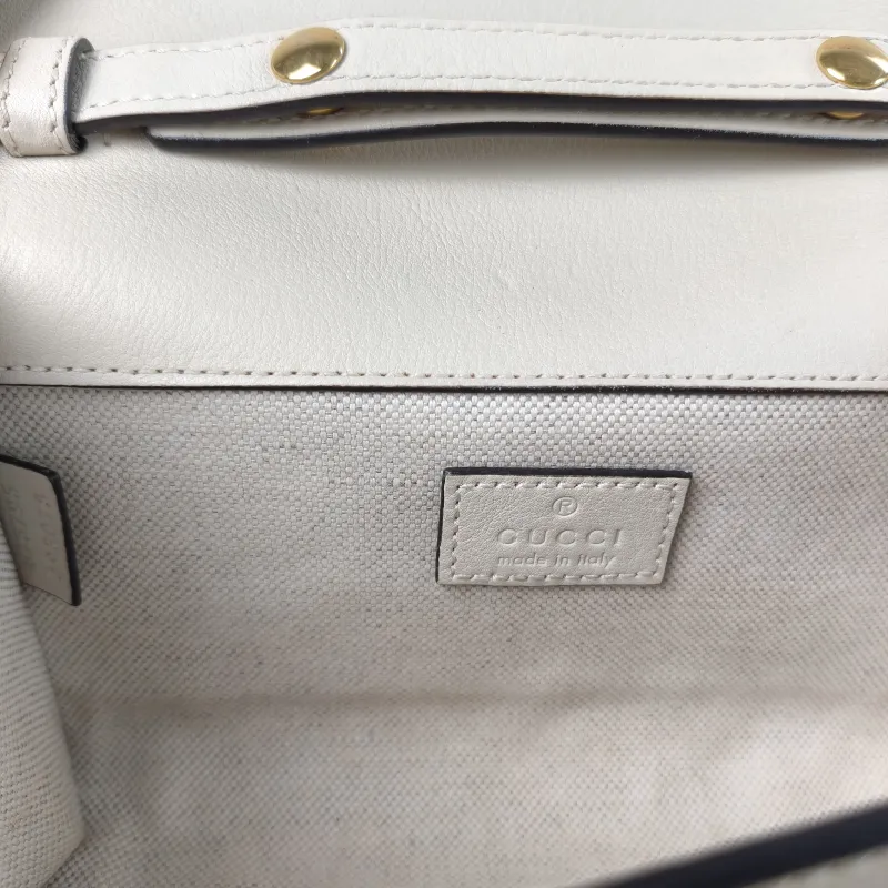 GUCCI Crossbody Bag Diana Crossbody Bag White Calfskin Mini 18.5 × 4 × 11 cm — detail view 11 of 15