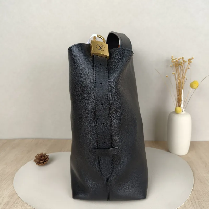 Louis Vuitton Shoulder Bag Low Key Hobo Shoulder Bag Black Calfskin Medium31 × 18 × 35 cm — cover view 3 of 8