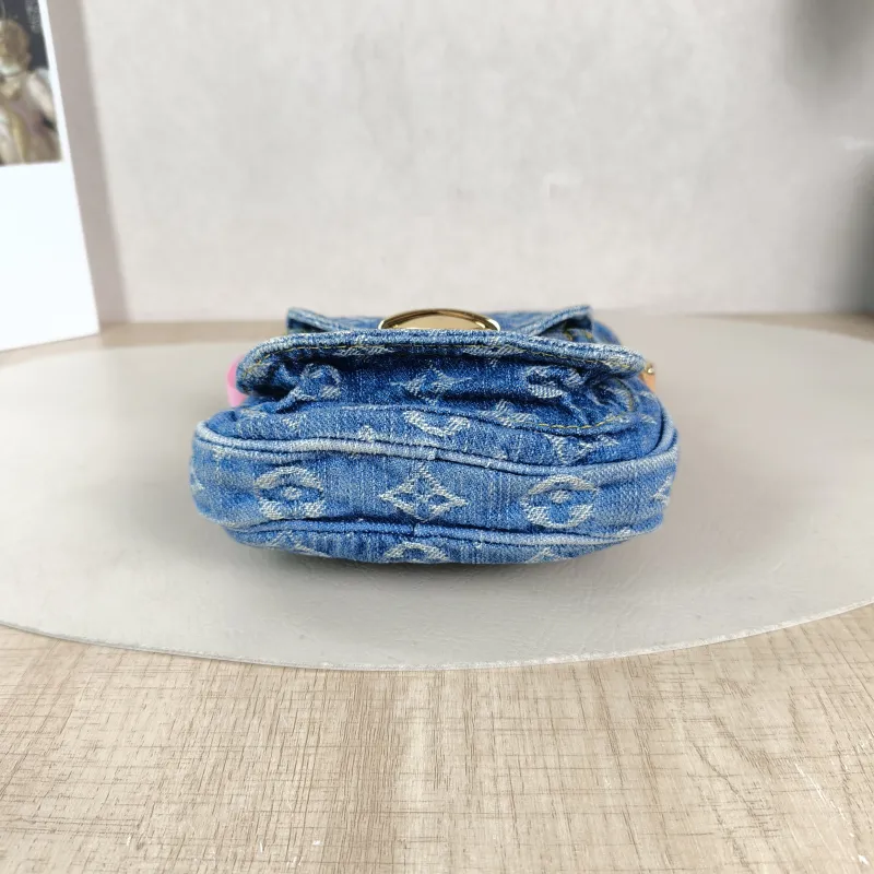 Louis Vuitton Crossbody Bag Fairfax Pochette Camera Bag Blue One Size 14 × 3 × 18 cm — cover view 4 of 5