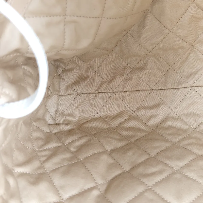 Chanel Shoulder Bag22Bag White CC alfskin Small35 × 7 × 37 cm — detail view 7 of 14