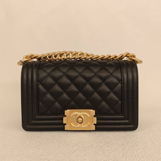 Chanel Crossbody Bag Le Boy​Black Grained Calfskin20.5 × 8.5 × 12 cm