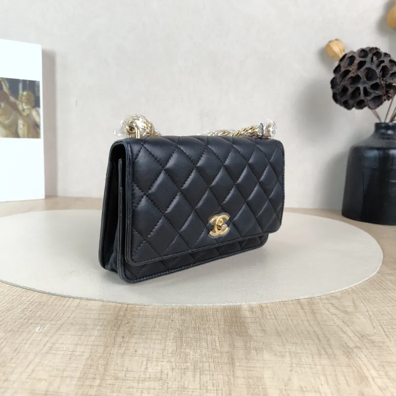 Chanel Crossbody Bag woc Black Lambskinmini19.2 × 3.5 × 12.3 cm — cover view 3 of 5