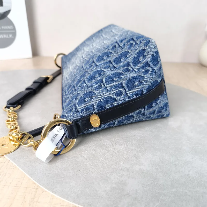 Louis Vuitton Crossbody Bag Speedy25 Medium 25 × 15 × 19 cm — detail view 7 of 12
