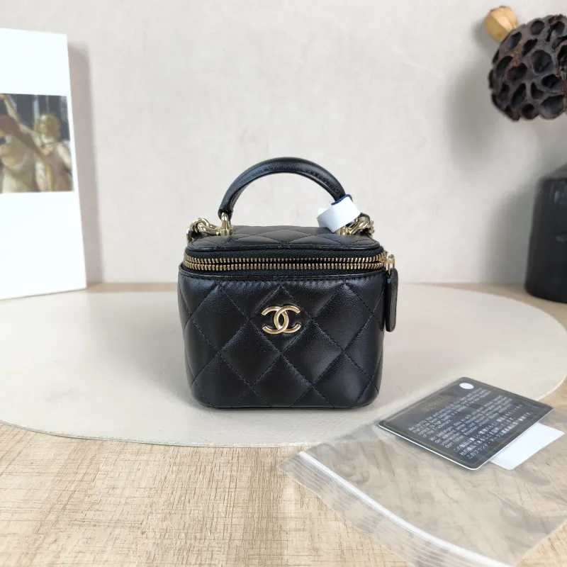 Chanel Crossbody Bag Edition Black Lambskin11 × 7 × 9 cm — cover view 5 of 6