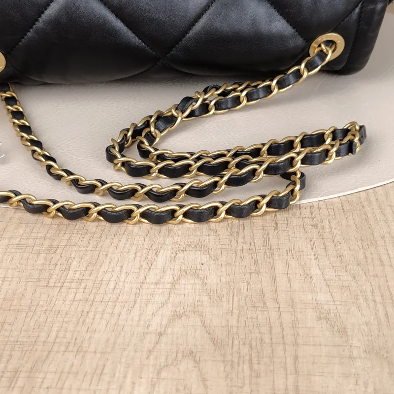 Chanel Crossbody Bag C Black Lambskin Small 28 × 9.5 × 17 cm — detail view 17 of 17
