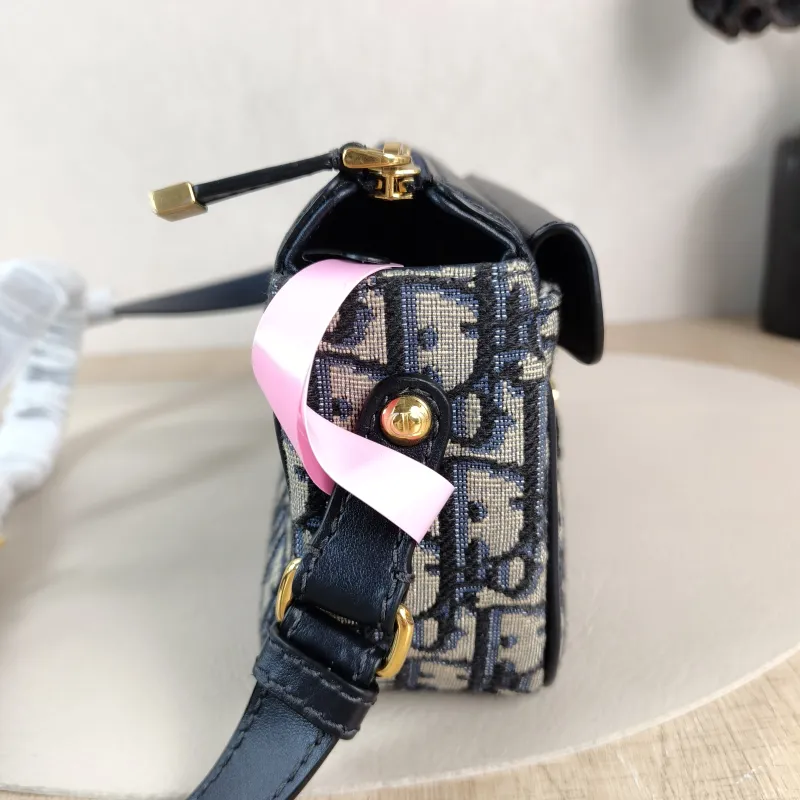 DIOR Crossbody Bag 30Montaigne Blue Canvas Small 19.5 × 6.5 × 11 cm — detail view 3 of 12