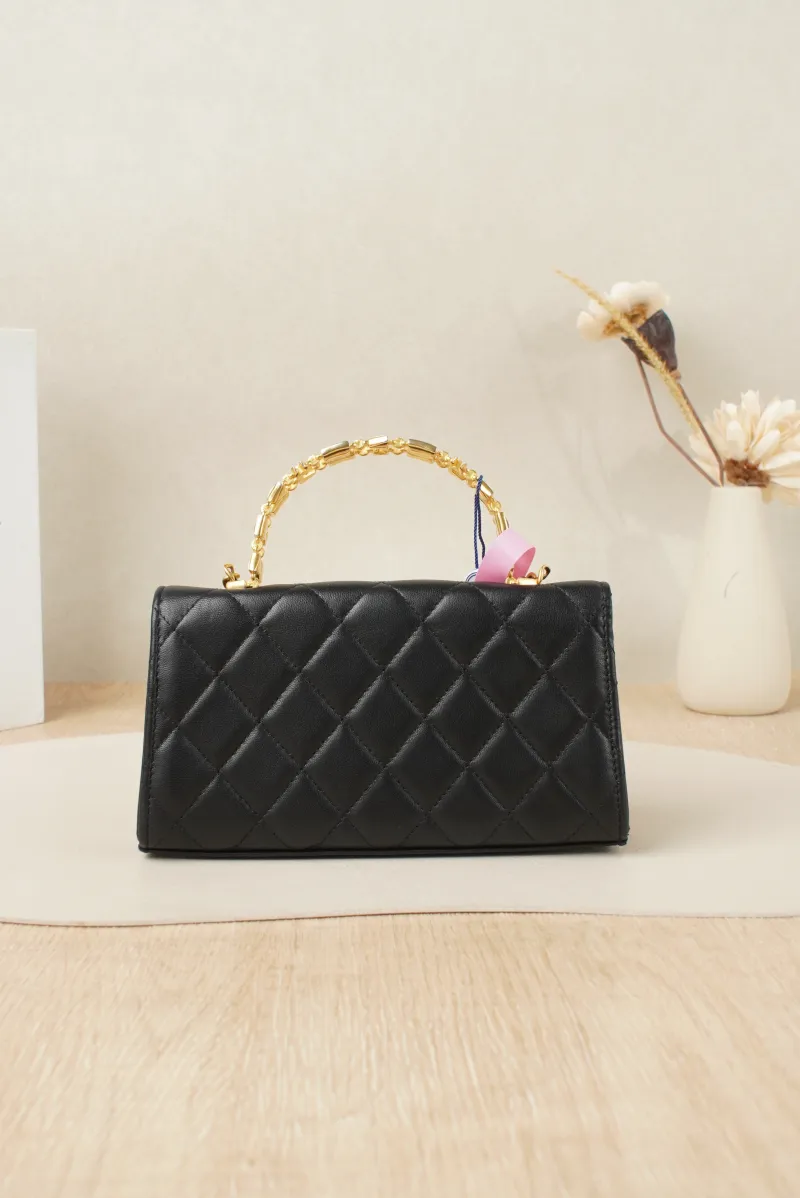 Chanel 22b kelly Black with Gold-Tone Hardware Lambskin Microchip Edition · · 18.5 × 4.5 × 10 cm — cover view 7 of 7