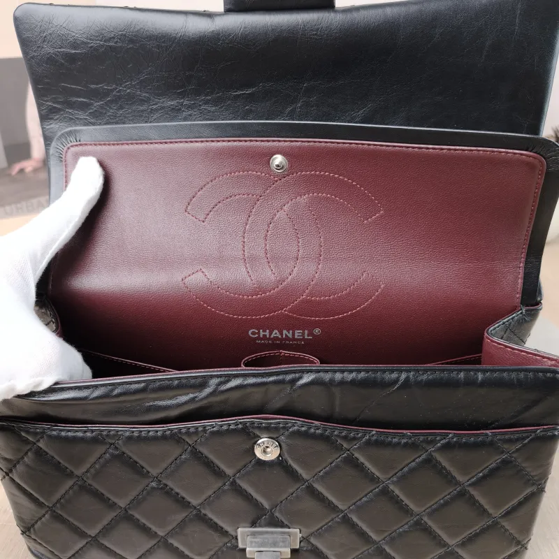 Chanel Shoulder Bag 2.55 Black Calfskin Medium 28 × 7.5 × 19.5 cm 27 — detail view 11 of 15