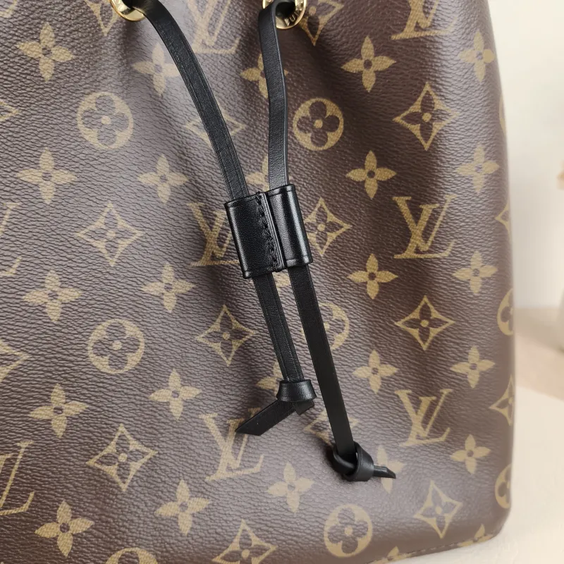 Louis Vuitton Shoulder Bag NÉONOÉ Bucket Bag Black PVC Medium 26 × 17.5 × 26 cm — detail view 3 of 9