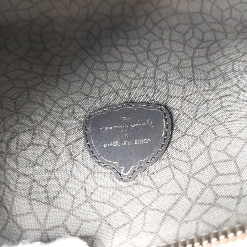 Louis Vuitton Crossbody Bag Keepall 25 PVC Medium25 × 11 × 15 cm — detail view 5 of 13