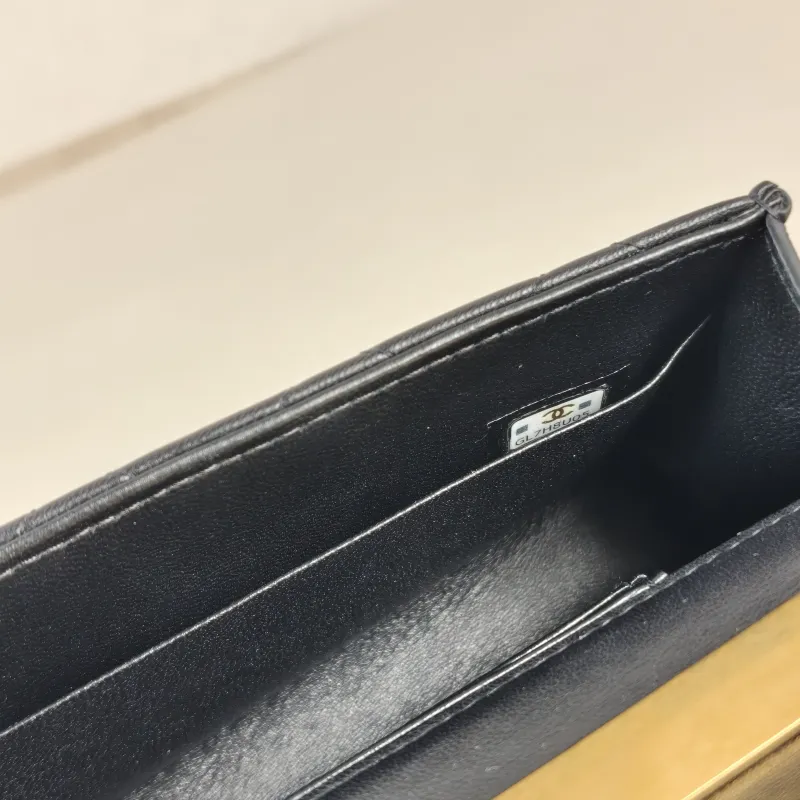 Chanel Crossbody Bag kelly Black Lambskin One Size 18.5 × 4.5 × 10 cm — detail view 13 of 13