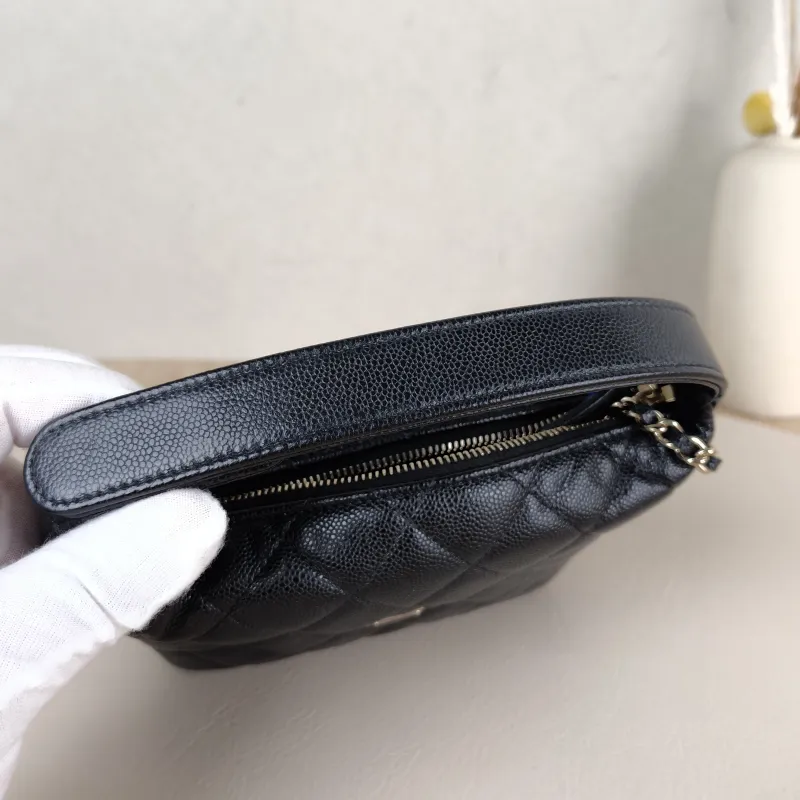 Chanel Crossbody Bag Crossbody Bag Black Grained Calfskin One Size21.5 × 7.5 × 19 cm — detail view 14 of 15