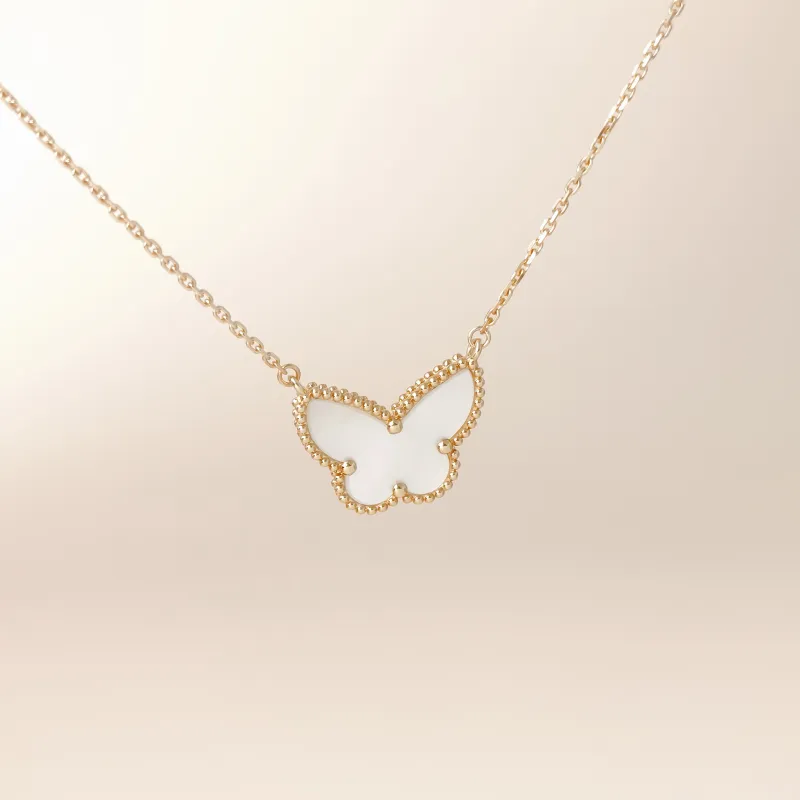 Van Cleef & Arpels Necklace Lucky Alhambra Necklace Pearl · White Mother-of-Pearl18KY ellow Gold One Size42 cm — cover view 4 of 11