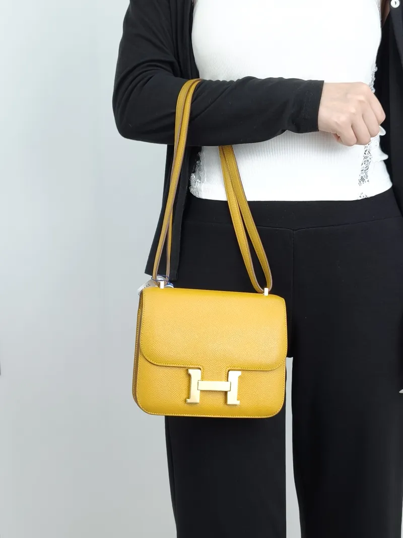 Hermès Crossbody Bag Constance 19 Gold-Tone Hardware Epsom Calfskinmini18 × 4 × 15 cm Conditioned — on-model view 2 of 4