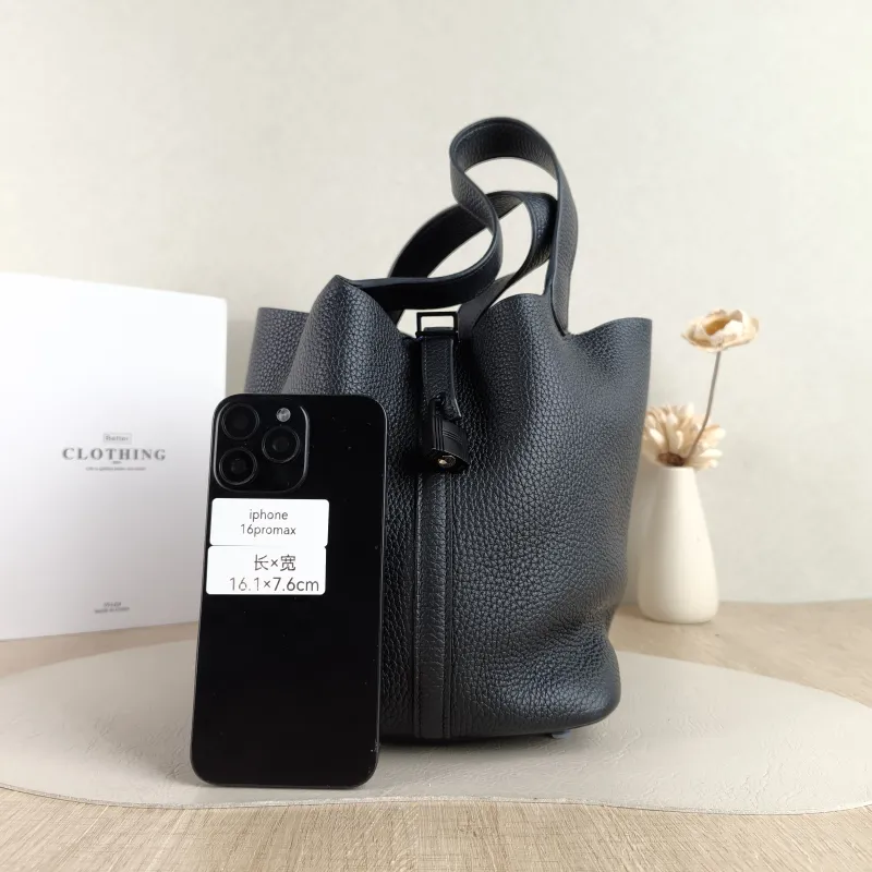 Hermès Top Handle Bag Picotin Lock 22 22 89Black TC Calfskin Medium 22 × 17 × 21 cm Z — cover view 3 of 6