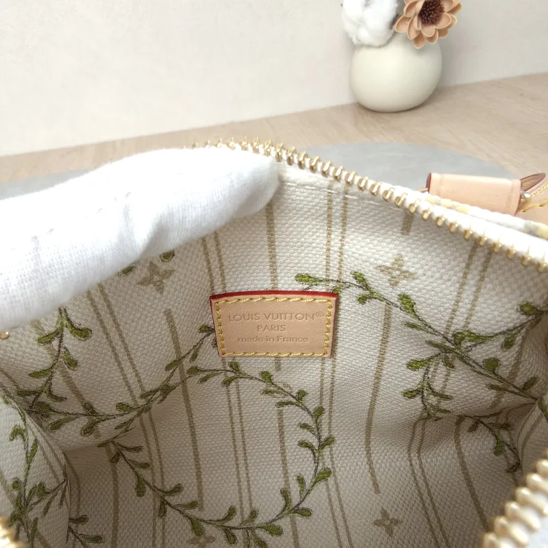Louis Vuitton Crossbody Bag Speedy Nano Collection White · Yellow PV Cnano16 × 7.5 × 10 cm — detail view 8 of 13